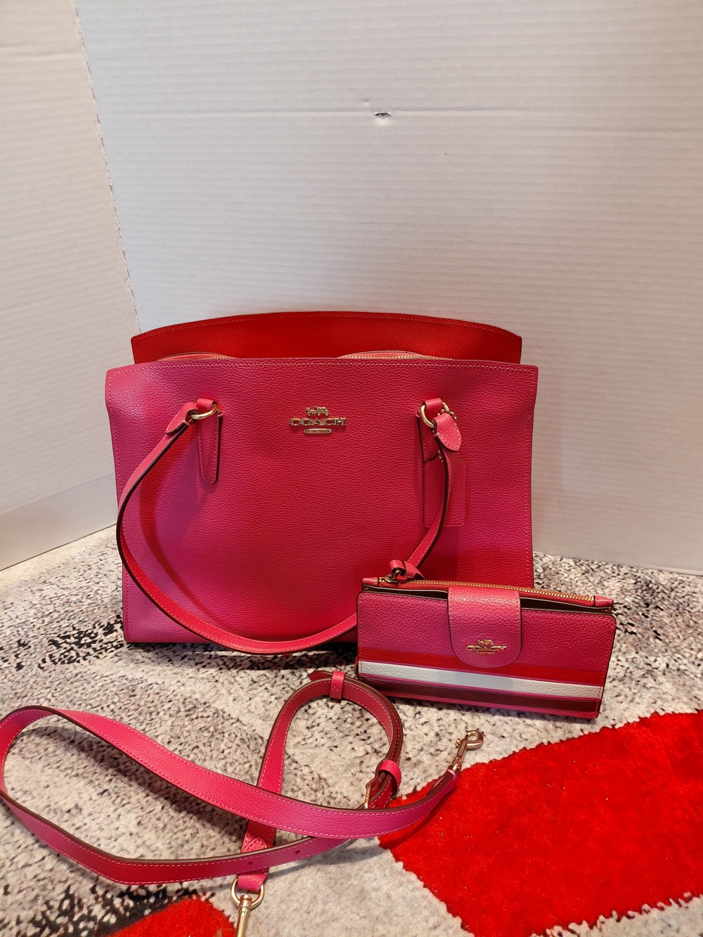 COACH Model: C4078 Tote Bag Shocking Pink Rare Color With Matching Wallet